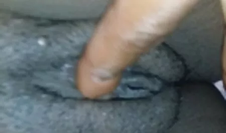 سحب افلام الجنس من الخلف مدرب العضلات ربطة عنق امرأة إلى مكتبها.