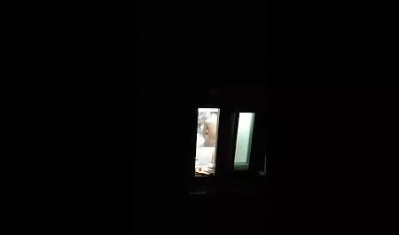 فتاة افلام سكس جنس ثالث العمر 18 لها وقتا عصيبا.