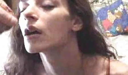 أضع افلام جنس محارم أمها في الحمار ويملأ فتحة الشرج مع الحيوانات المنوية.