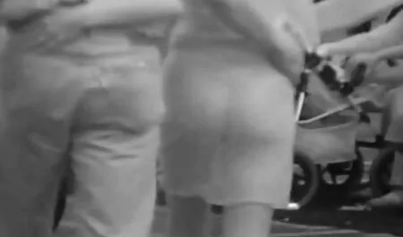 ضرب أخته على ظهره ووقف على ظهر أخته, وهو عضو في افلام سكس فرنسي مترجم bdsm