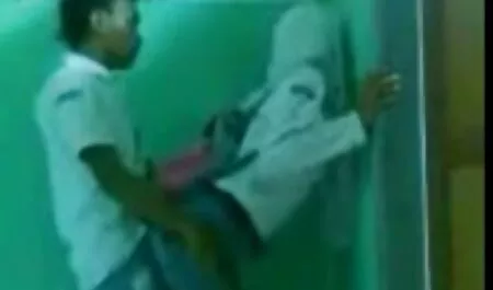 الخوف فلام جنس من الحمقى أنفسهم للعمل على عضو من الصحابة.