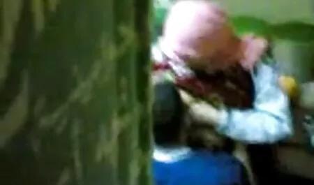 مع molato فتاة عالقة افلام جنس بنات مع بعض في حفرة