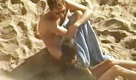 دعا الرجل الفتاة الجميلة افلام جنس عرب للذهاب للنزهة في الغابة