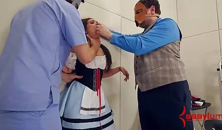 الرجل الأصلع كان يسرق افلام جنس للكبار فقط امرأة سمراء جميلة من الغشاء.