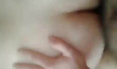 يدق من الشرج فلم رومنسي سكس مترجم يعود مع الفتيات على الكاميرا.